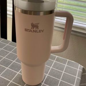 Rose Quartz 40oz Flowstart Stanley